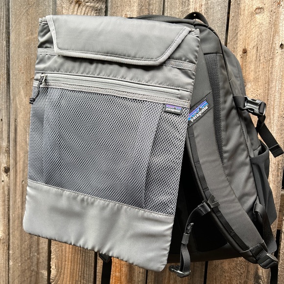 Flash Sale! “And Just like That” AJLT - NEW RARE Patagonia Crew Member Backpack! - Picture 8 of 14